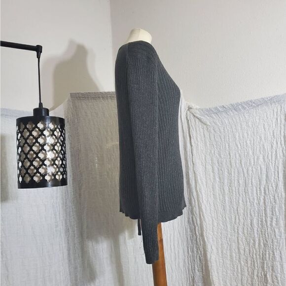 GAP Gray Sweater Top Size Small - Picture 3 of 12